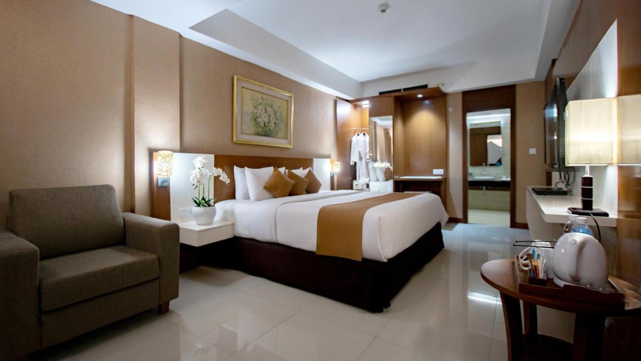 Aston Tanjung Pinang Hotel & Conference Center Экстерьер фото